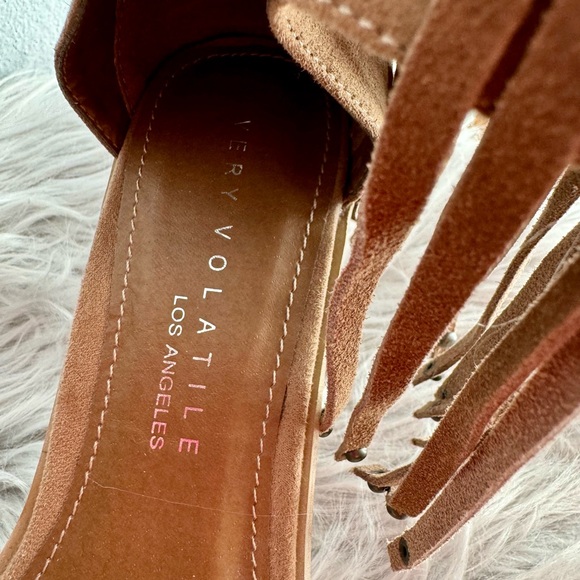 New Very Volatile tan leather fringe heels 8 - Picture 6 of 6